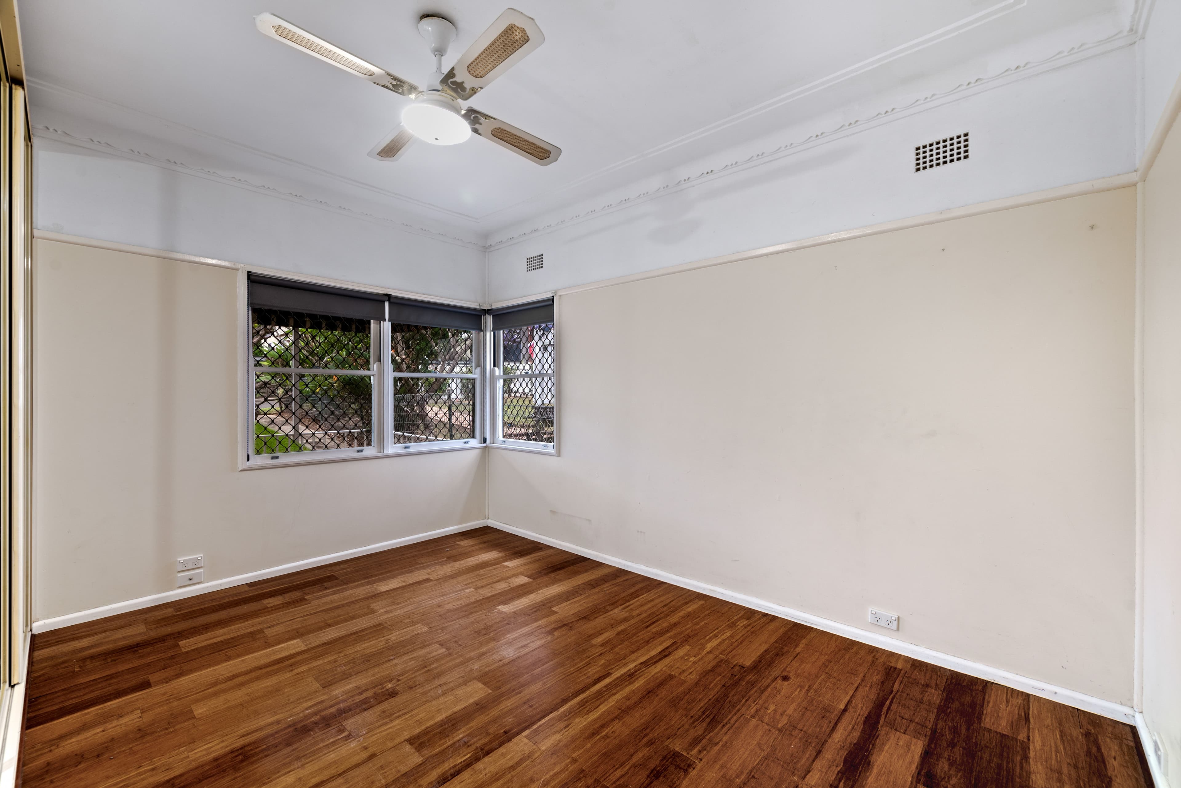 27 Colonial Street, Campbelltown NSW 2560, Campbelltown - Thumbnail 4