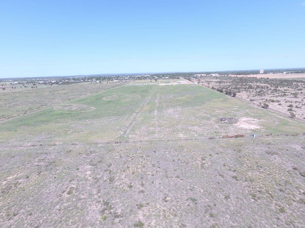 50 Edgewood Drive, Emerald QLD 4720, Emerald - Thumbnail 2