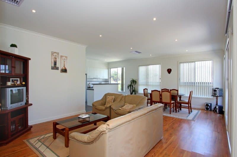 79 Fourth Avenue, ROSEBUD VIC 3939, Rosebud - Thumbnail 3