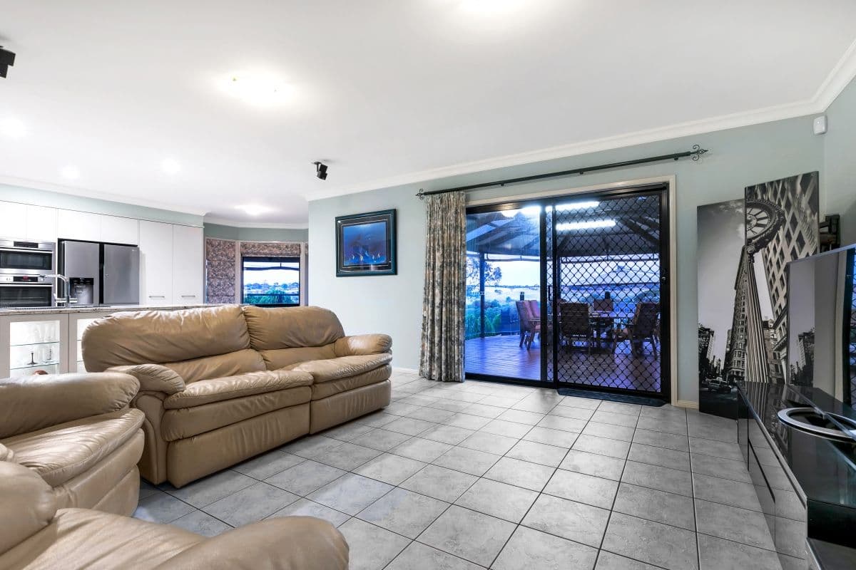54 Shelby Street, Glenvale QLD 4350, Glenvale - Thumbnail 7