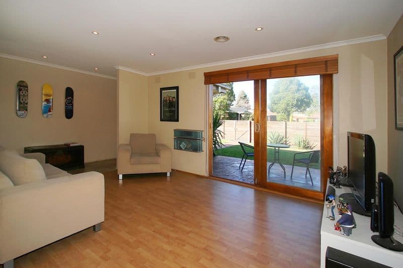 28 Bayville Drive, DINGLEY VILLAGE VIC 3172, Dingley Village - Thumbnail 2