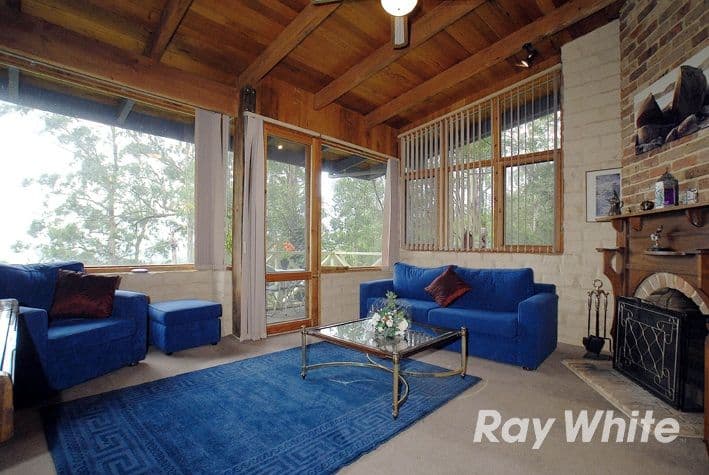 8 Titania Crescent, Tremont VIC 3785, Tremont - Thumbnail 4