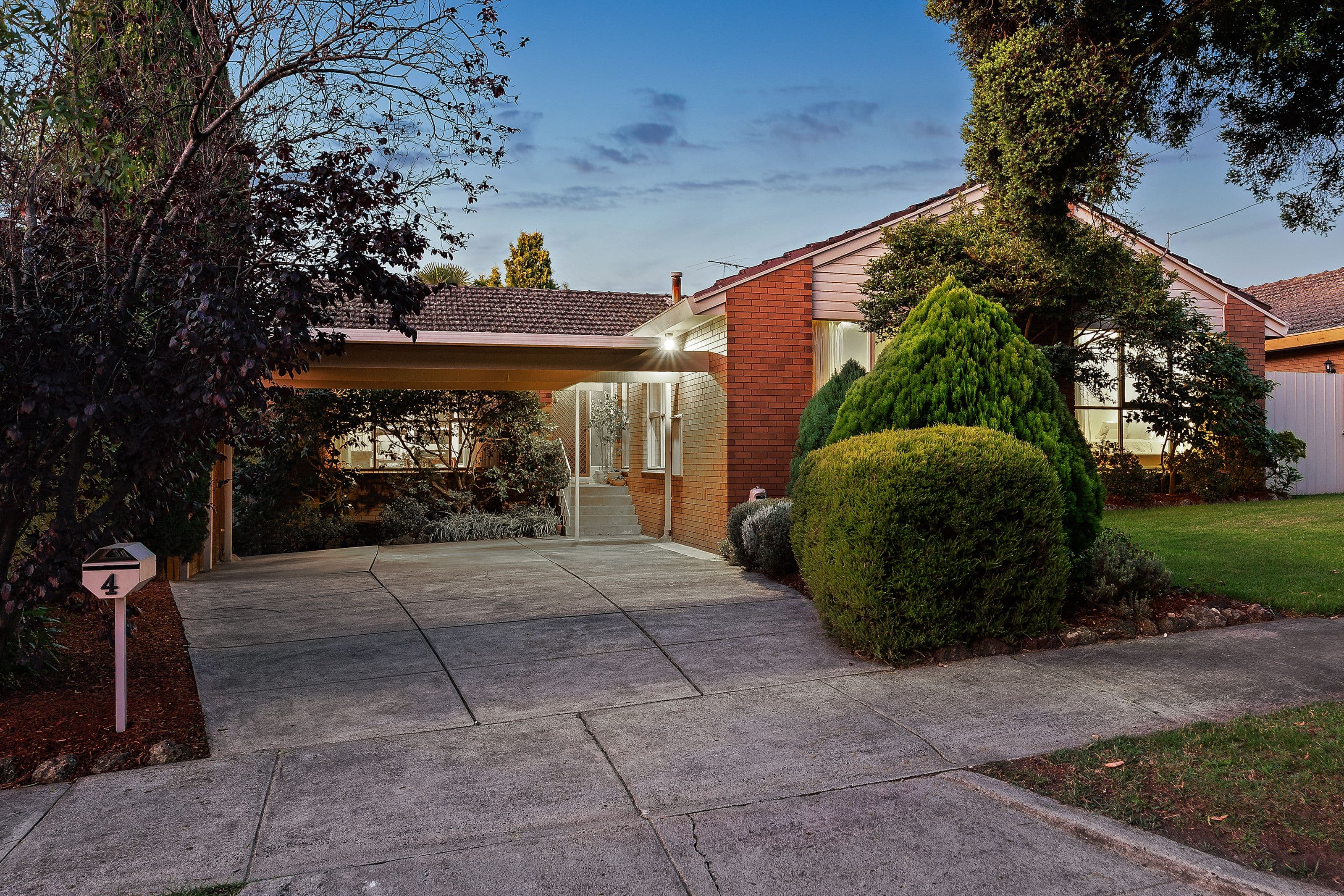 4 Glenview Court, Glen Waverley VIC 3150, Glen Waverley - Thumbnail 2