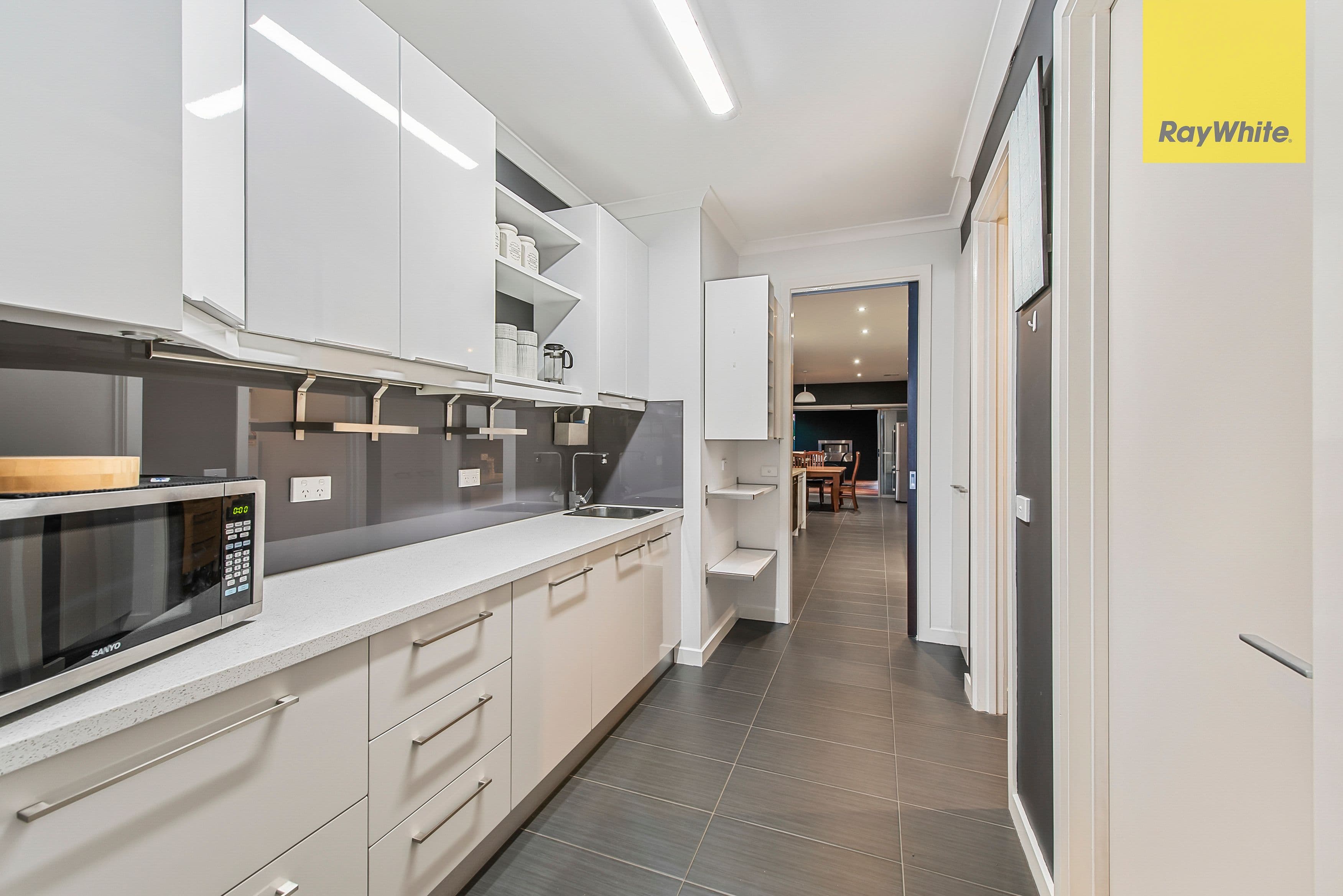 56 Hillcrest Drive, Hillside VIC 3037, Hillside - Thumbnail 7