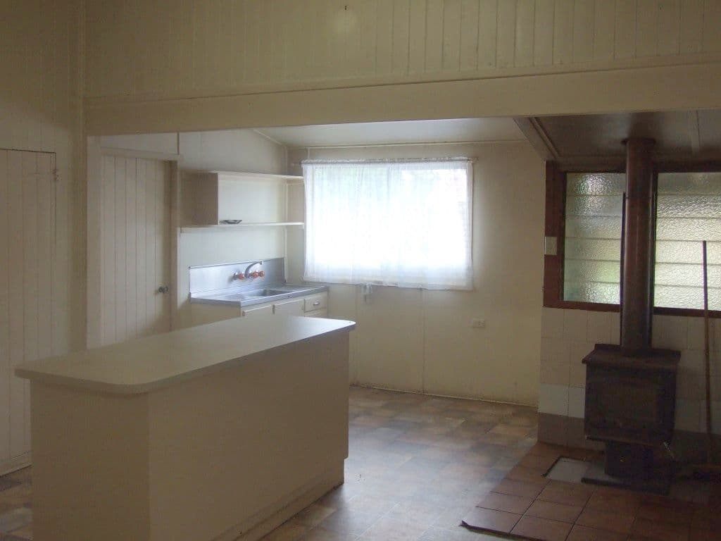21 Curnow Street, Crows Nest QLD 4355, Crows Nest - Thumbnail 2