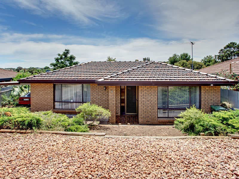8 McIlwaine Crescent, Noarlunga Downs - Image 1