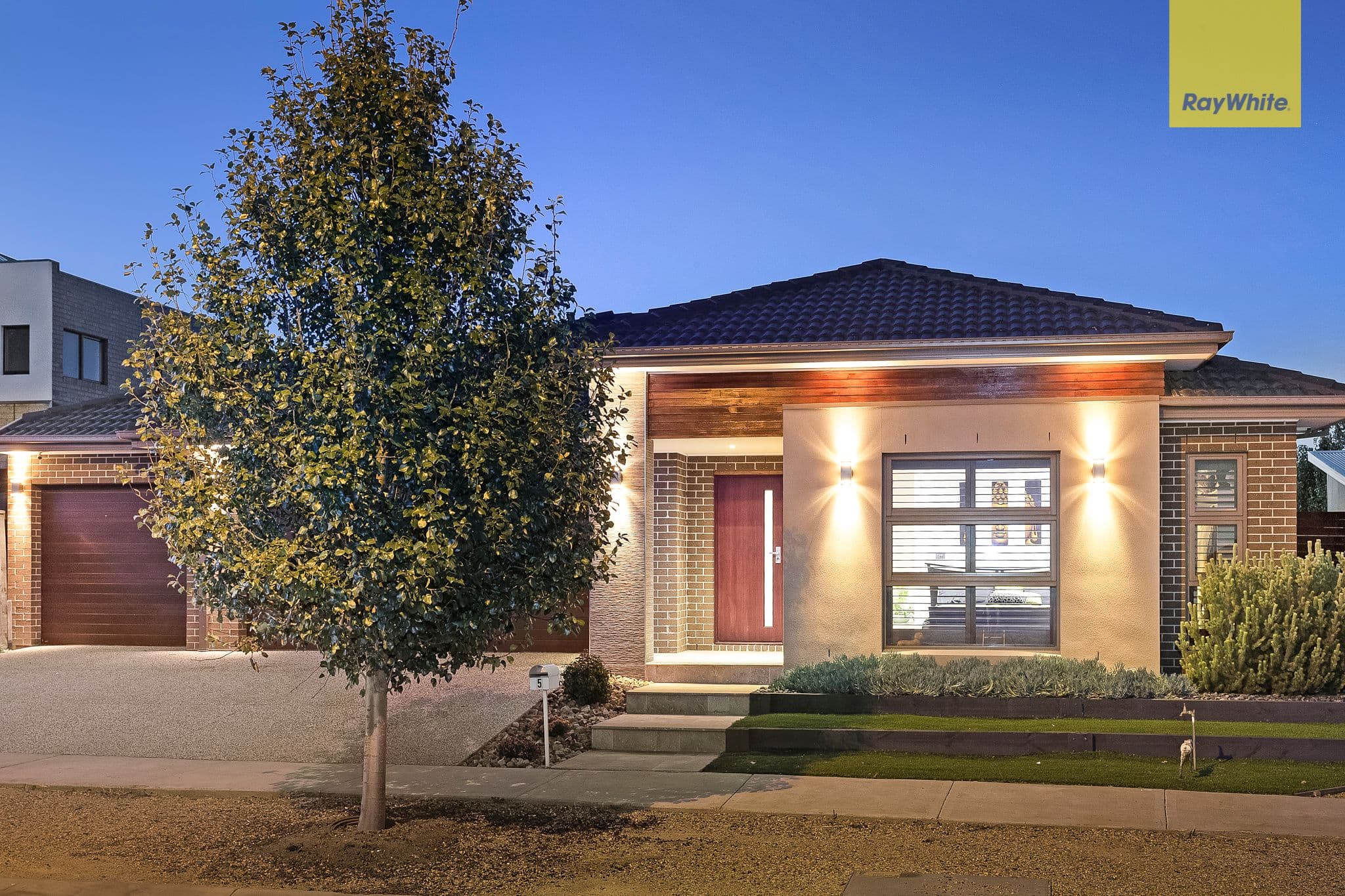 5 Balerno Way, Taylors Hill VIC 3037, Taylors Hill - Thumbnail 2