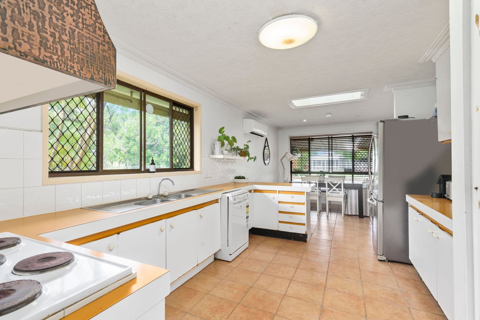 86 Tallebudgera Drive, Palm Beach QLD 4221, Palm Beach - Thumbnail 7
