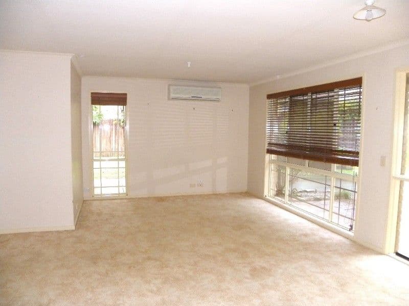 8 Warren Court, LOGANLEA QLD 4131, Loganlea - Thumbnail 2