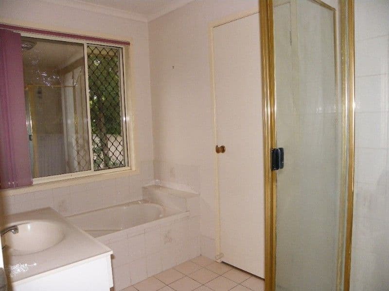 8 Warren Court, LOGANLEA QLD 4131, Loganlea - Thumbnail 6