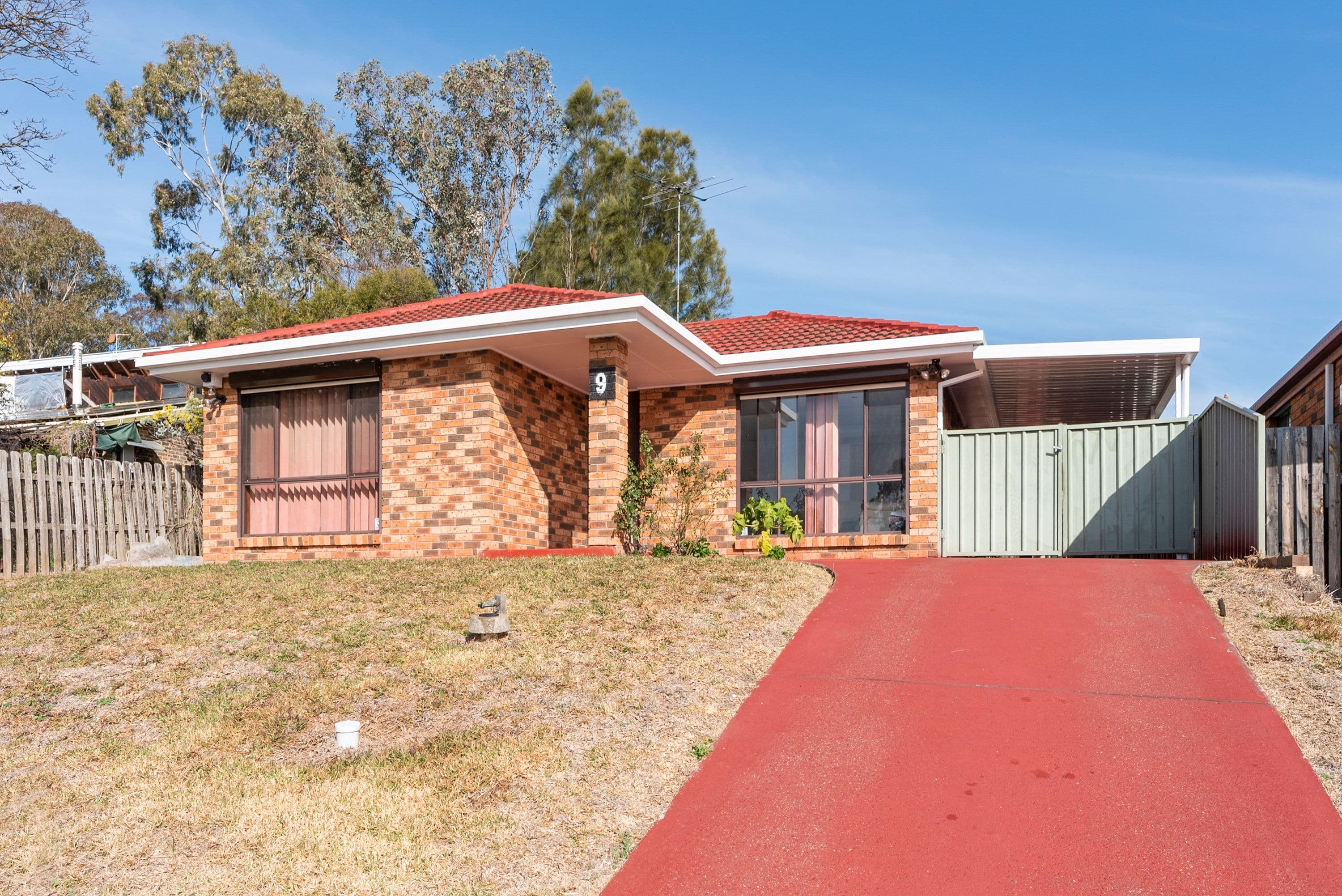 9 Lyrebird Crescent, Green Valley - Image 1