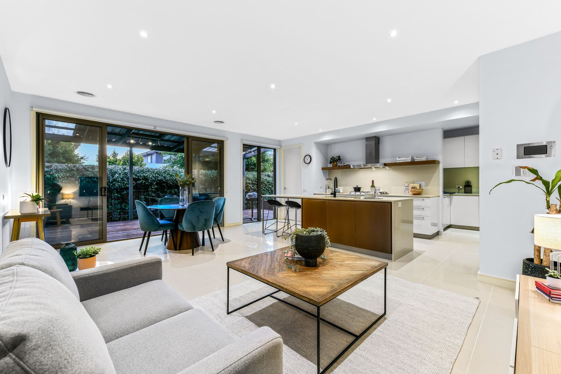 18 Ellis Park Avenue, Mulgrave VIC 3170, Mulgrave - Thumbnail 2