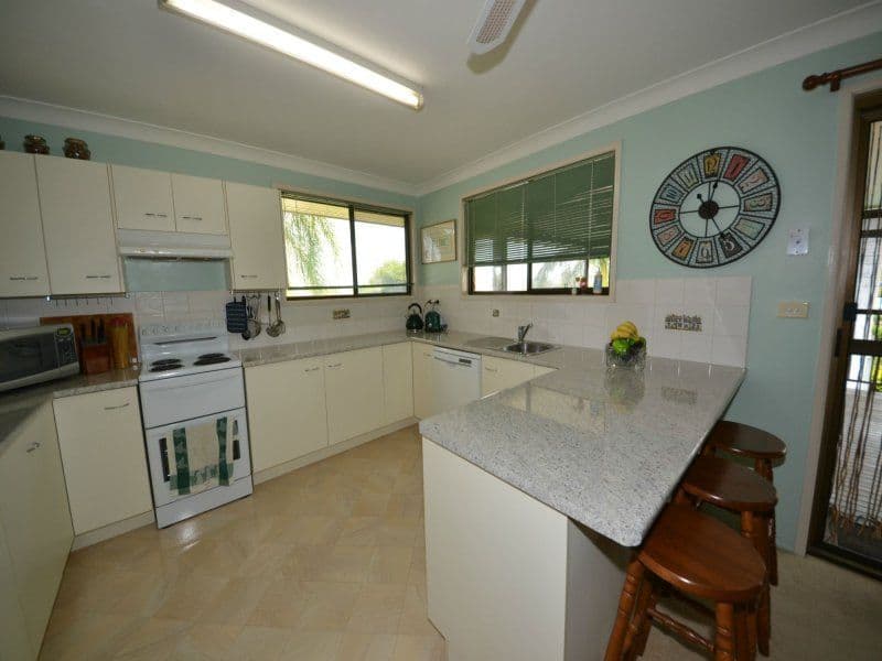 3 Clara Place, Gracemere QLD 4702, Gracemere - Thumbnail 2
