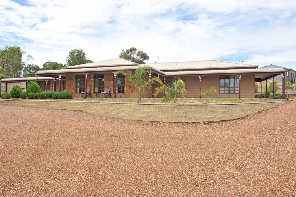 17 McInnes Street, Big Hill VIC 3555, Big Hill - Image 1
