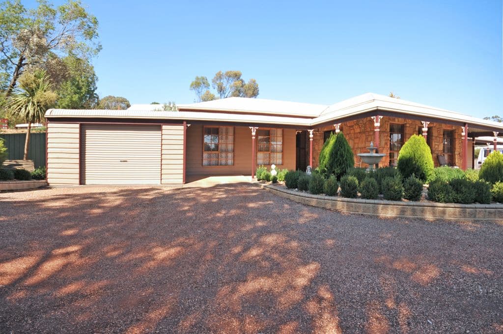 17 McInnes Street, Big Hill VIC 3555, Big Hill - Thumbnail 3