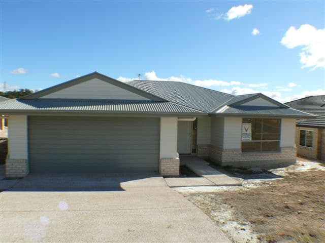 11 Farraday Crescent, PACIFIC PINES QLD 4211, Pacific Pines - Thumbnail 2