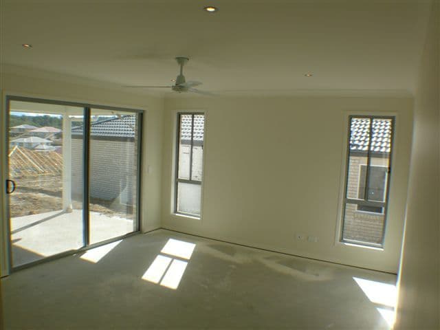 11 Farraday Crescent, PACIFIC PINES QLD 4211, Pacific Pines - Thumbnail 5