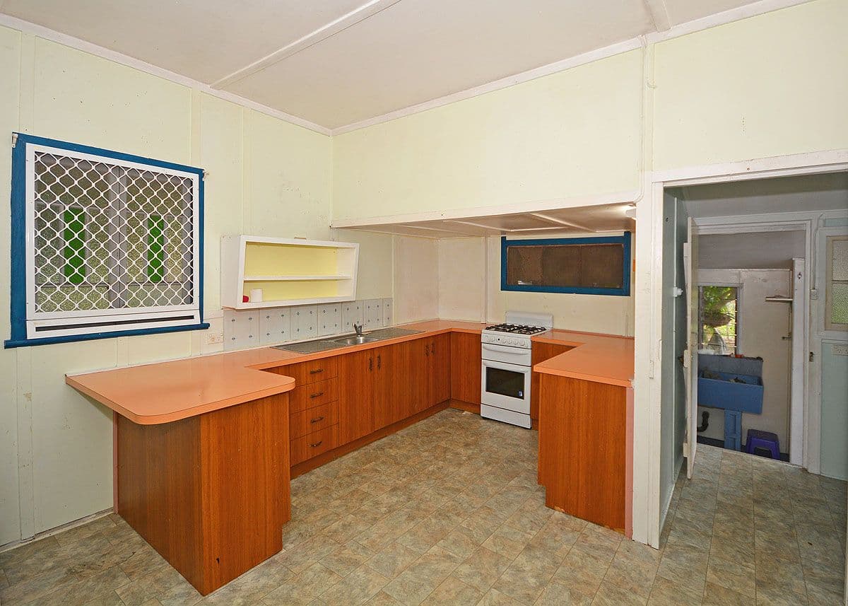 6 Edwin Street, Urangan QLD 4655, Urangan - Thumbnail 4