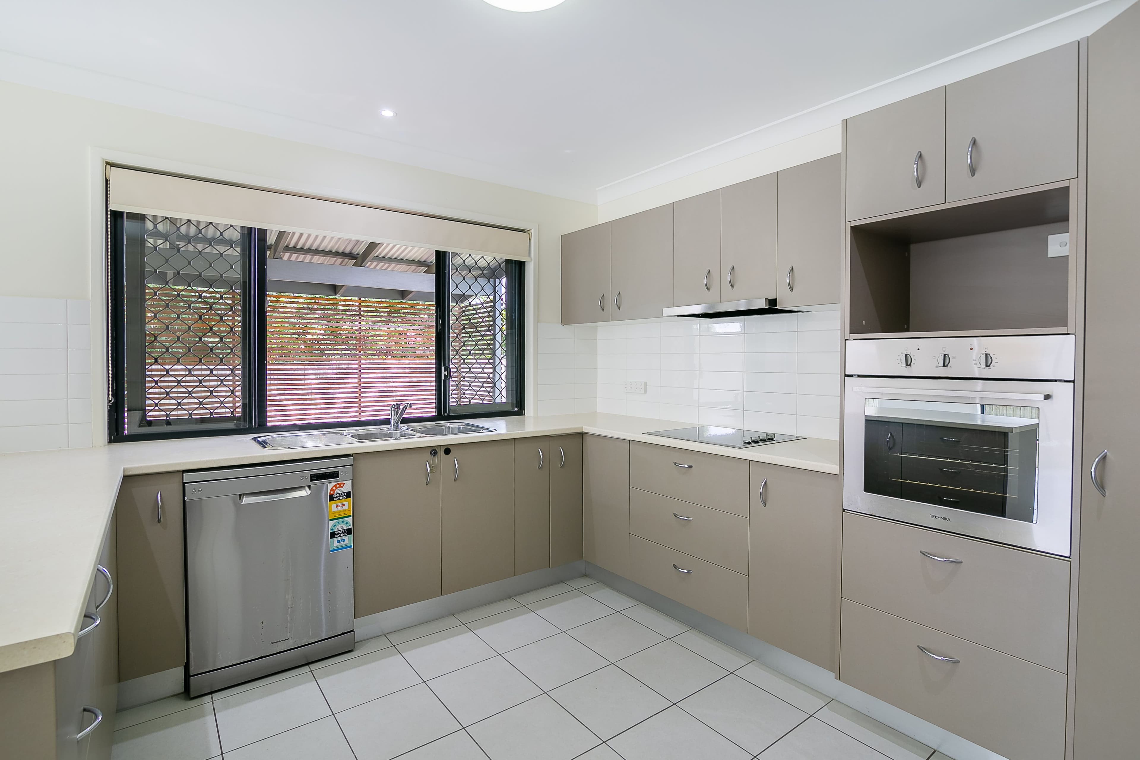 146 Lakeside Avenue, Springfield Lakes QLD 4300, Springfield Lakes - Thumbnail 3