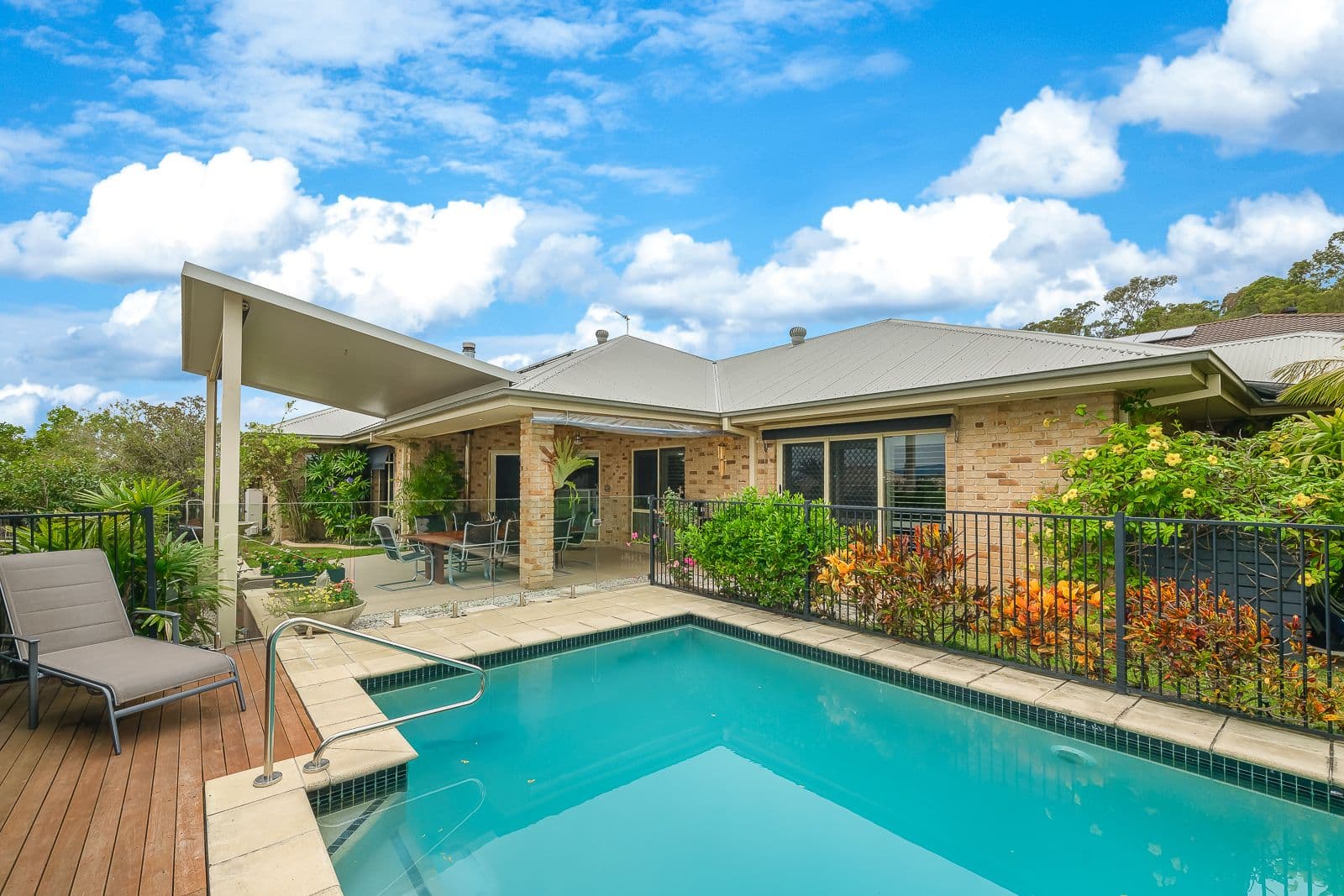 15 Peckham Court, Pacific Pines QLD 4211, Pacific Pines - Thumbnail 4
