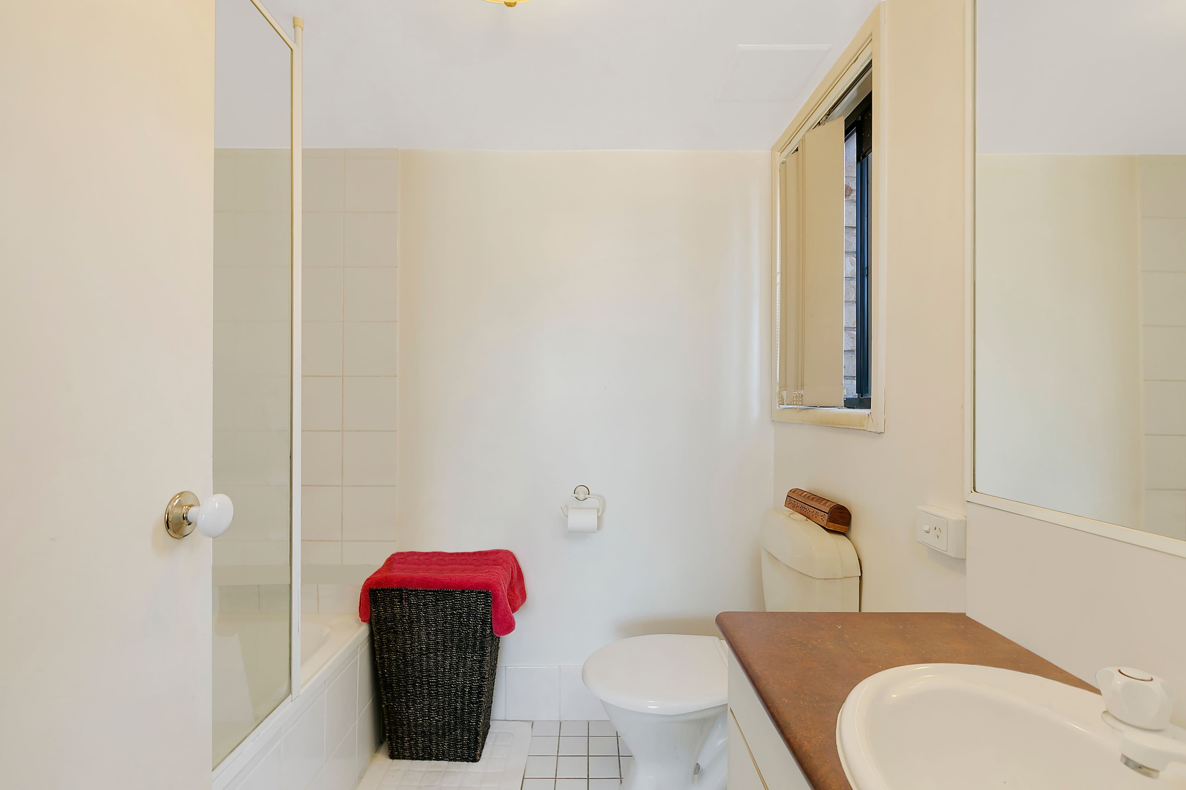 27 Chester Terrace, Southport QLD 4215, Southport - Thumbnail 7