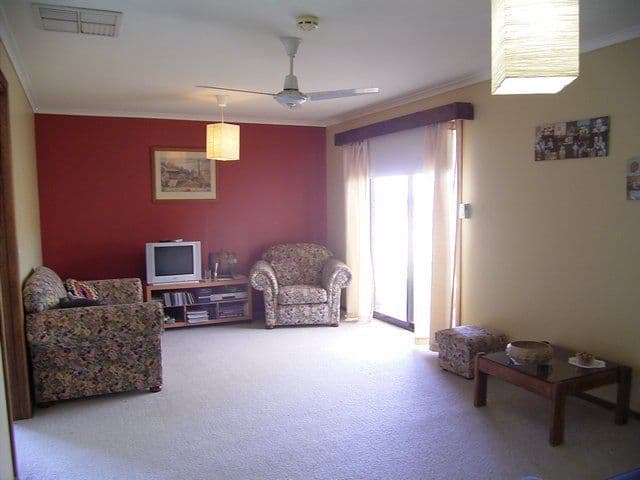 10 Lindisfarne Court, THURGOONA NSW 2640, Thurgoona - Thumbnail 4