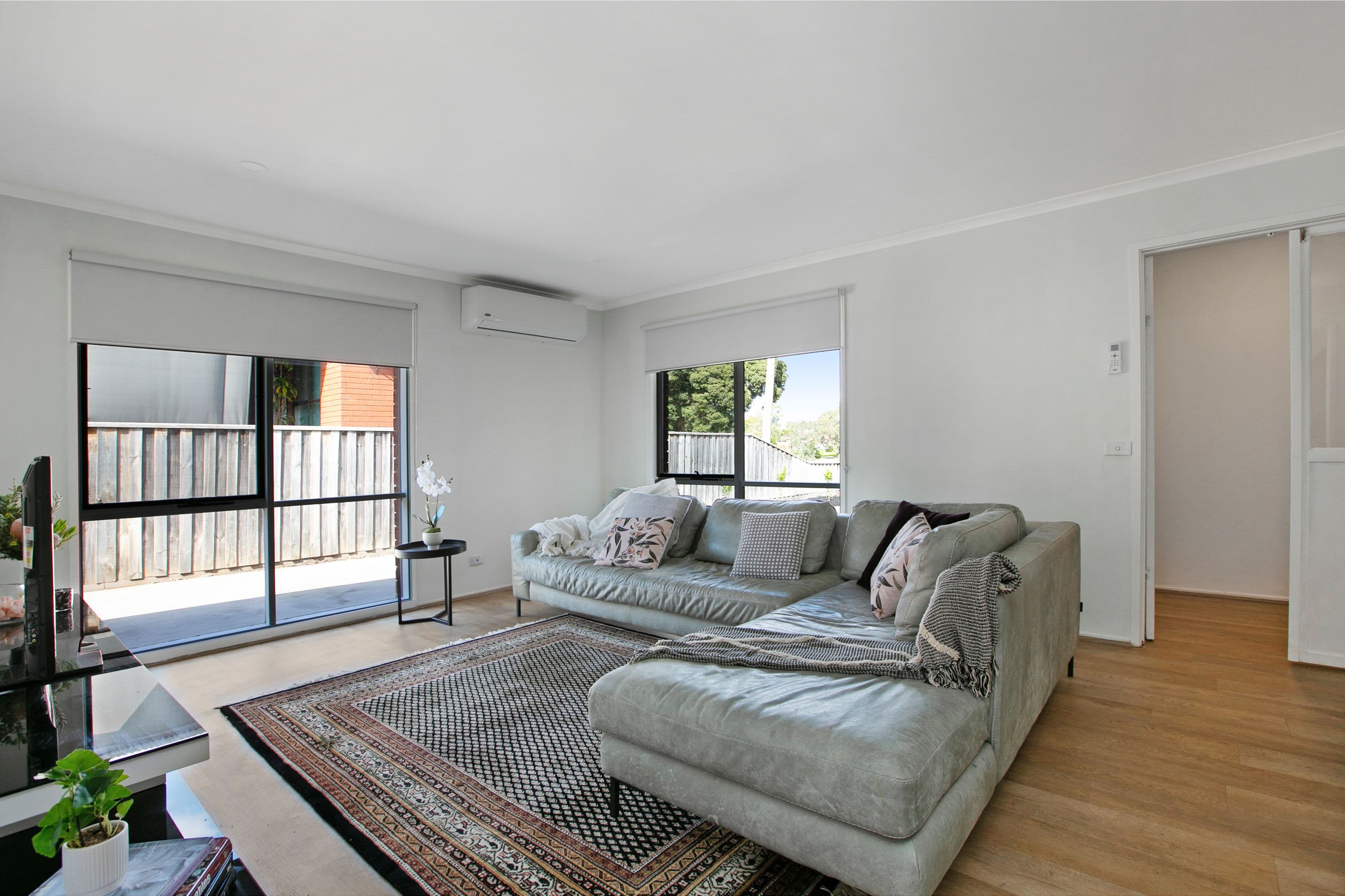 12 Rathcown Road, Reservoir VIC 3073, Reservoir - Thumbnail 2