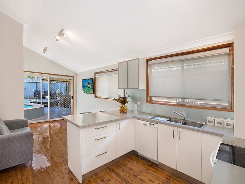 11 Leichhardt Crescent, SYLVANIA NSW 2224, Sylvania - Thumbnail 5