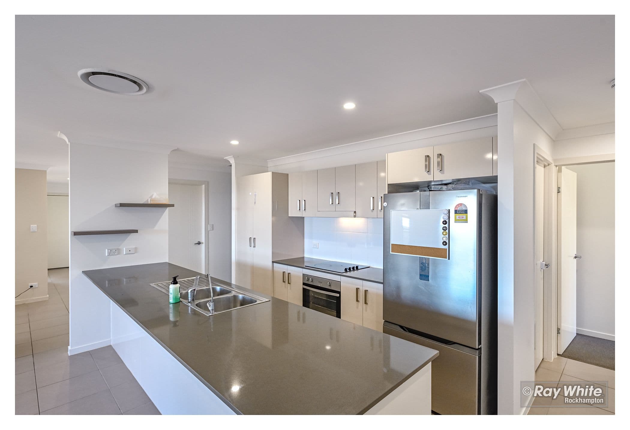 8 Argan Close, Norman Gardens QLD 4701, Norman Gardens - Thumbnail 2