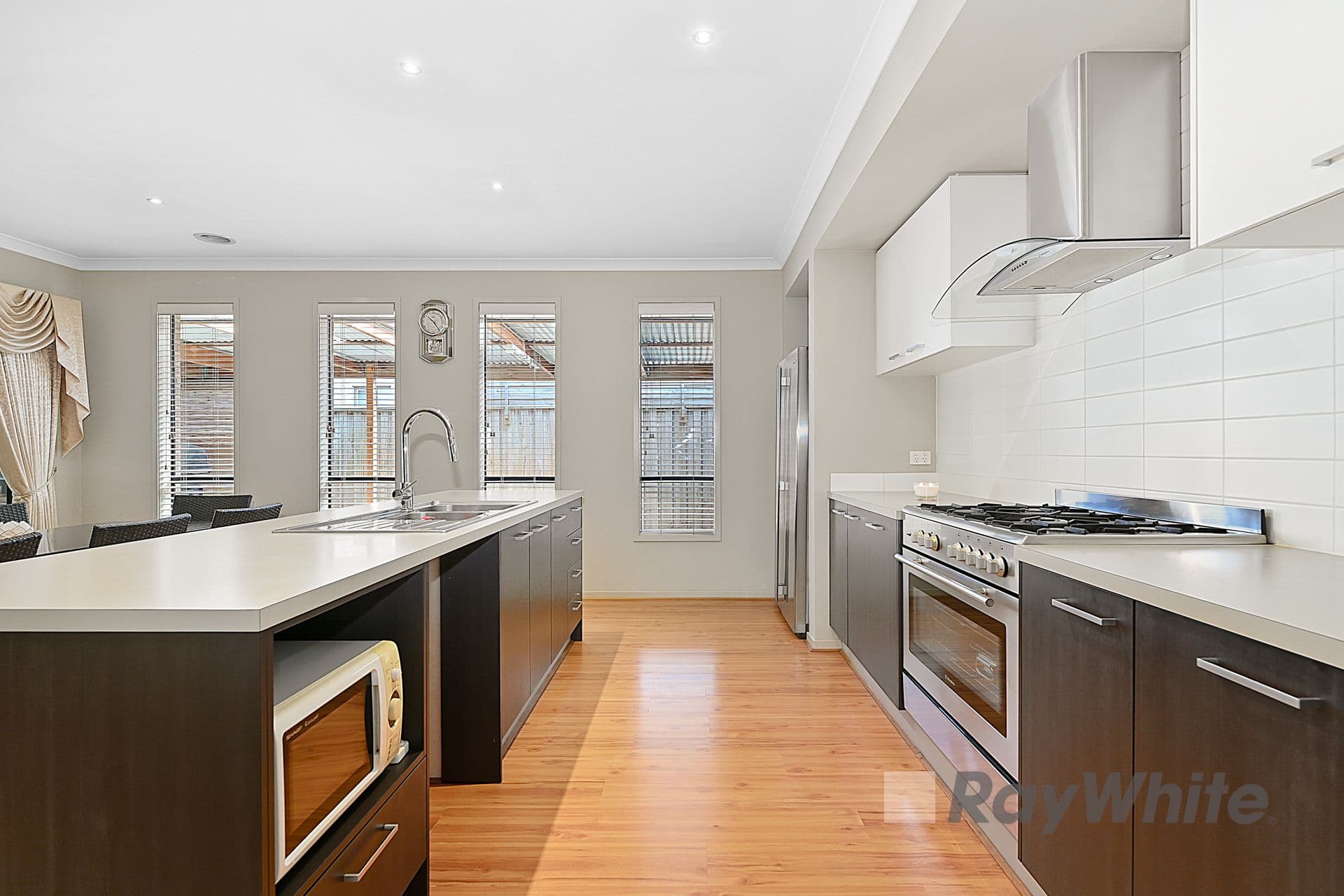 9 Lancashire Drive, Cranbourne North VIC 3977, Cranbourne North - Thumbnail 3