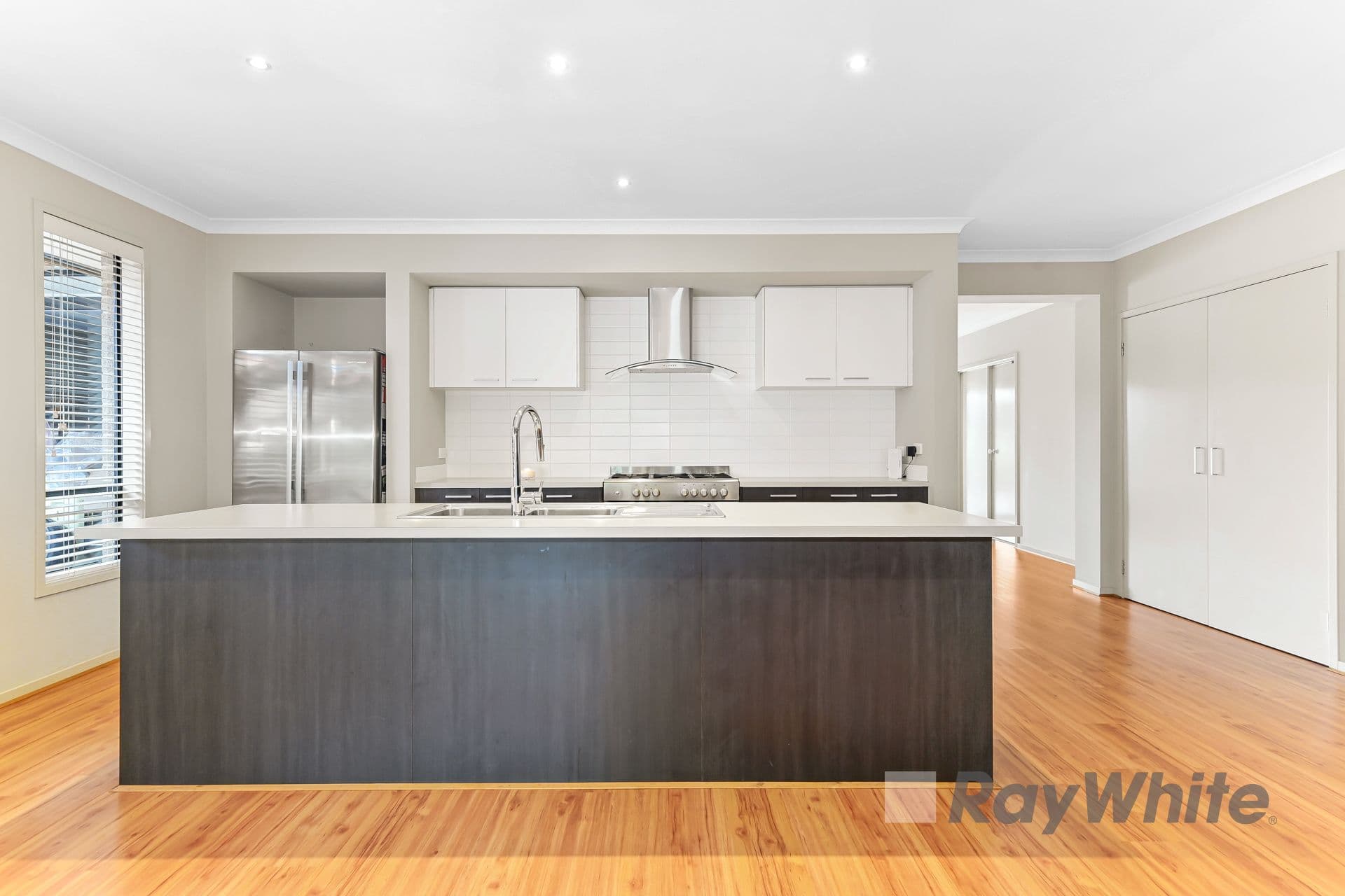 9 Lancashire Drive, Cranbourne North VIC 3977, Cranbourne North - Thumbnail 4