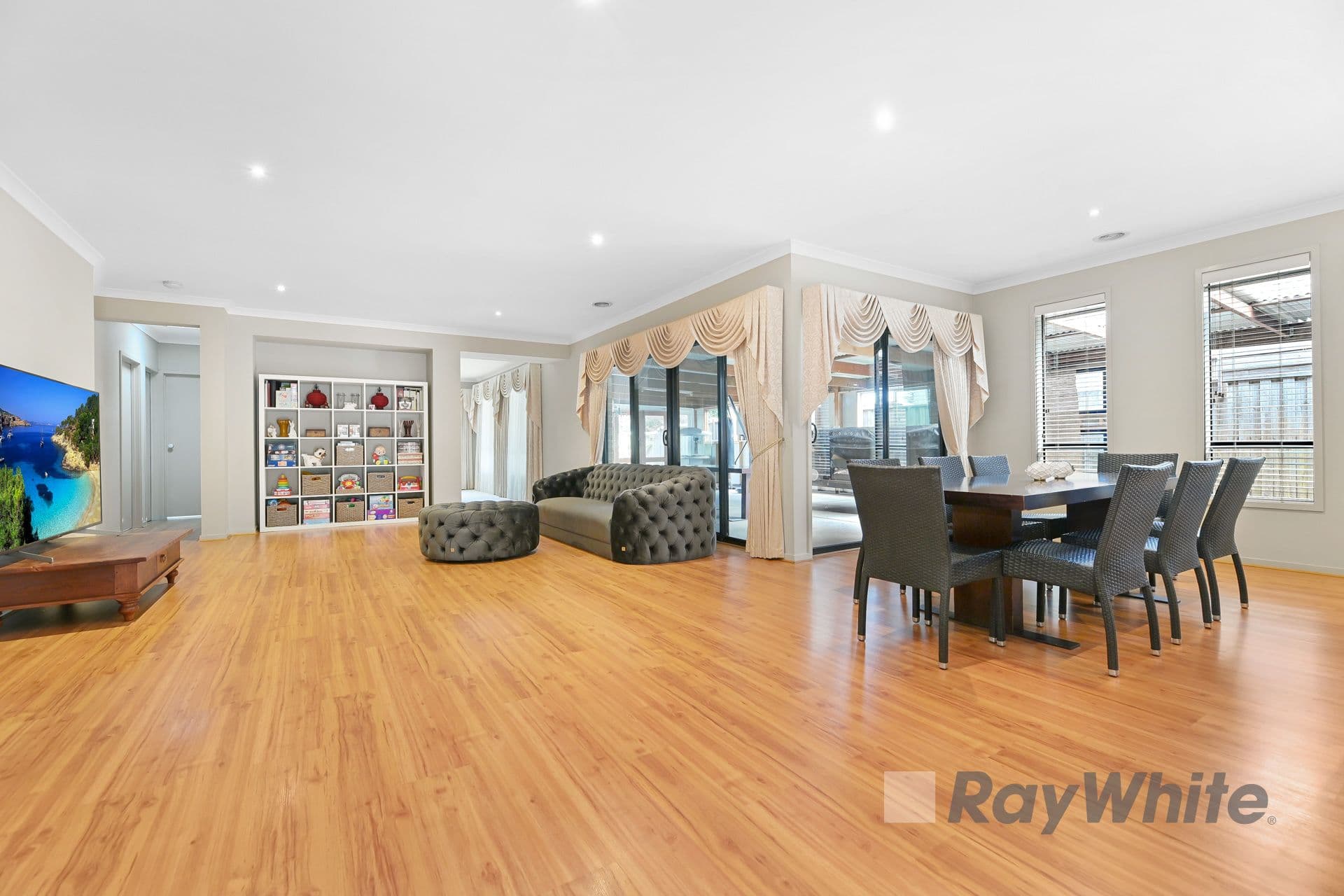 9 Lancashire Drive, Cranbourne North VIC 3977, Cranbourne North - Thumbnail 6