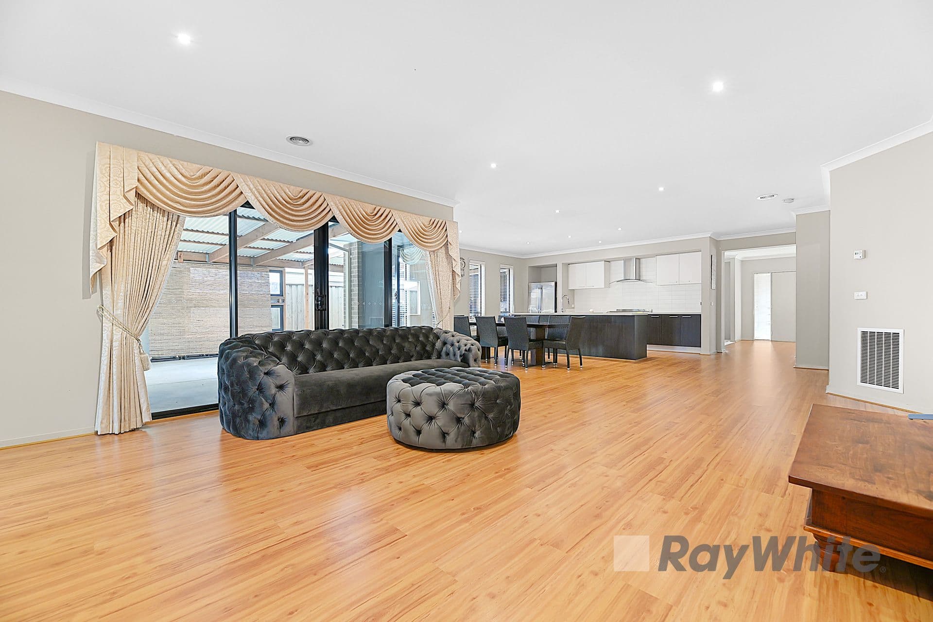 9 Lancashire Drive, Cranbourne North VIC 3977, Cranbourne North - Thumbnail 7