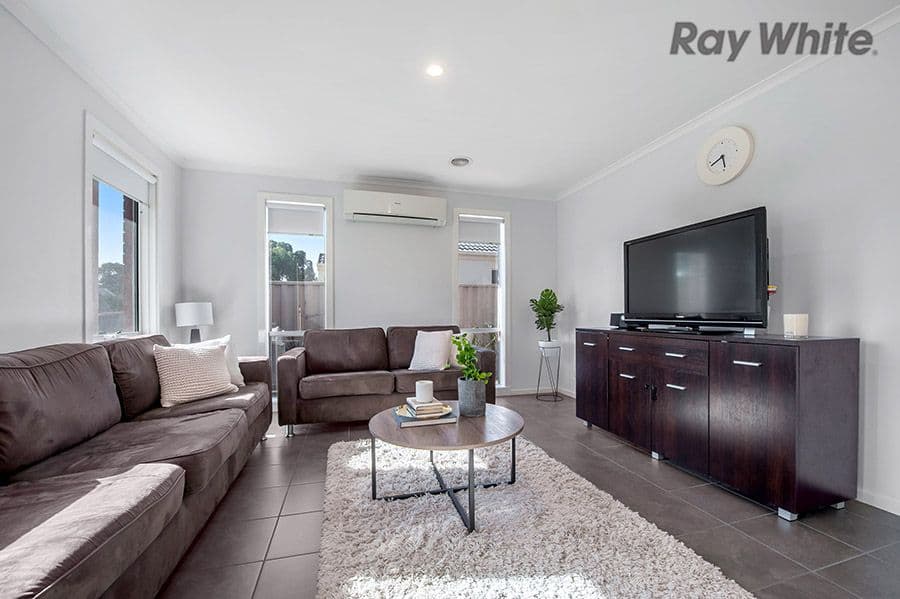 30 The Parkway, Caroline Springs VIC 3023, Caroline Springs - Thumbnail 2