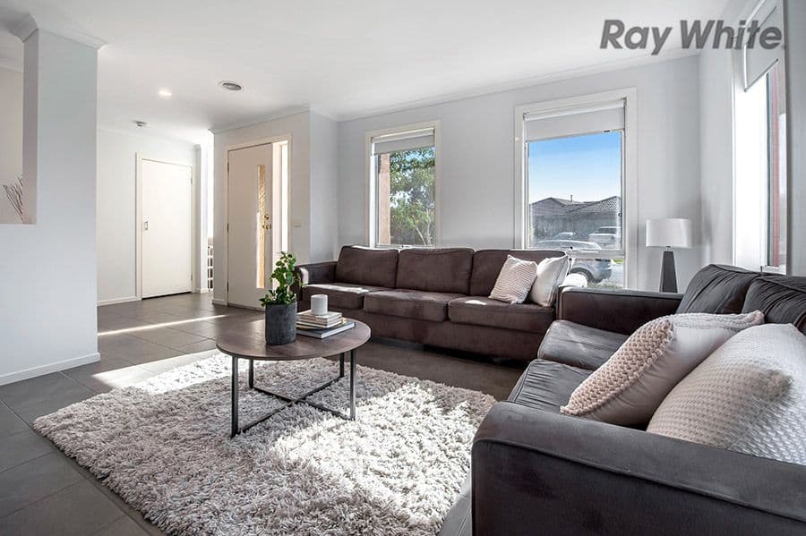 30 The Parkway, Caroline Springs VIC 3023, Caroline Springs - Thumbnail 3