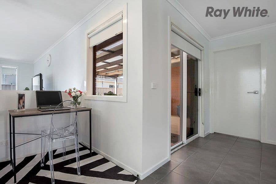 30 The Parkway, Caroline Springs VIC 3023, Caroline Springs - Thumbnail 4