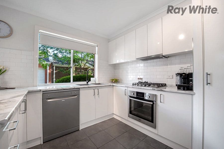 30 The Parkway, Caroline Springs VIC 3023, Caroline Springs - Thumbnail 6