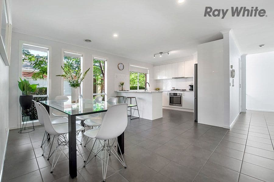 30 The Parkway, Caroline Springs VIC 3023, Caroline Springs - Thumbnail 7