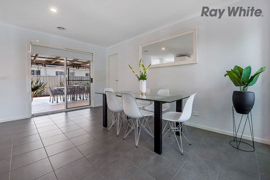 30 The Parkway, Caroline Springs VIC 3023, Caroline Springs - Thumbnail 8
