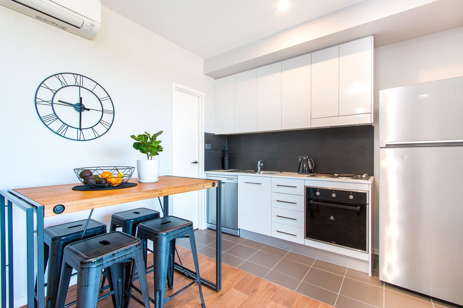 6-8 Charles Street, Charlestown NSW 2290, Charlestown - Thumbnail 2