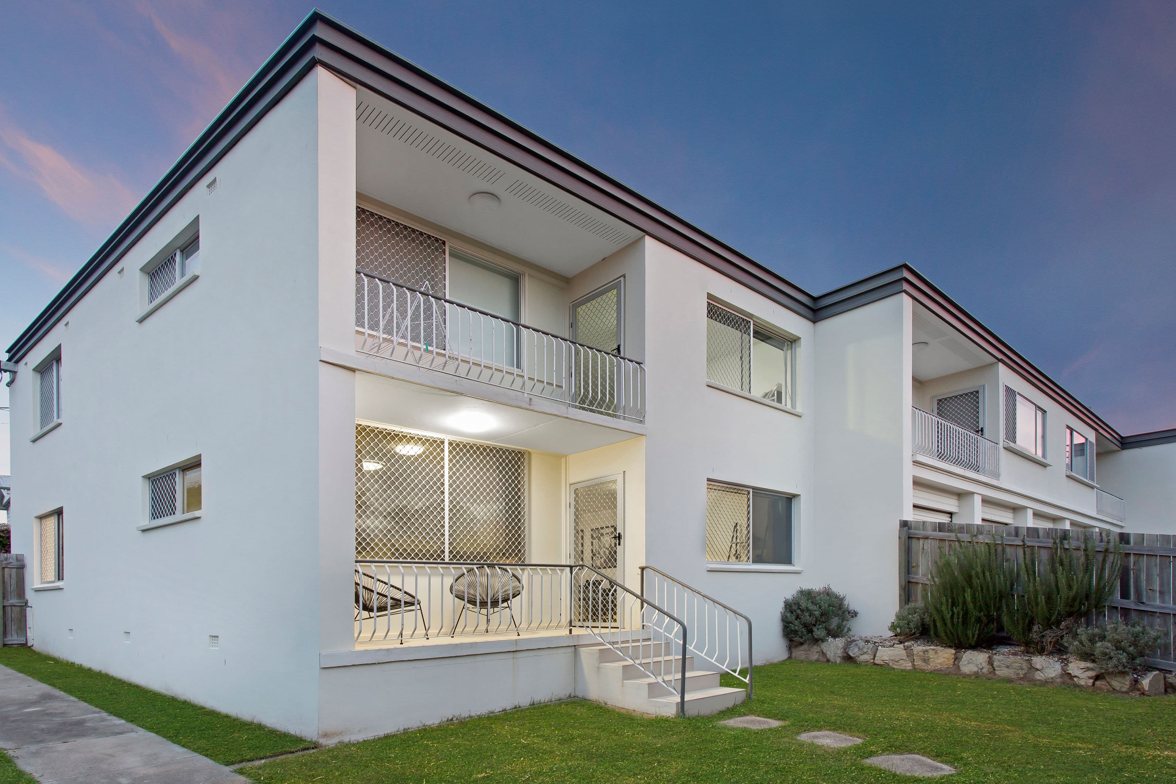 15 Barter Avenue, Holland Park QLD 4121, Holland Park - Thumbnail 2