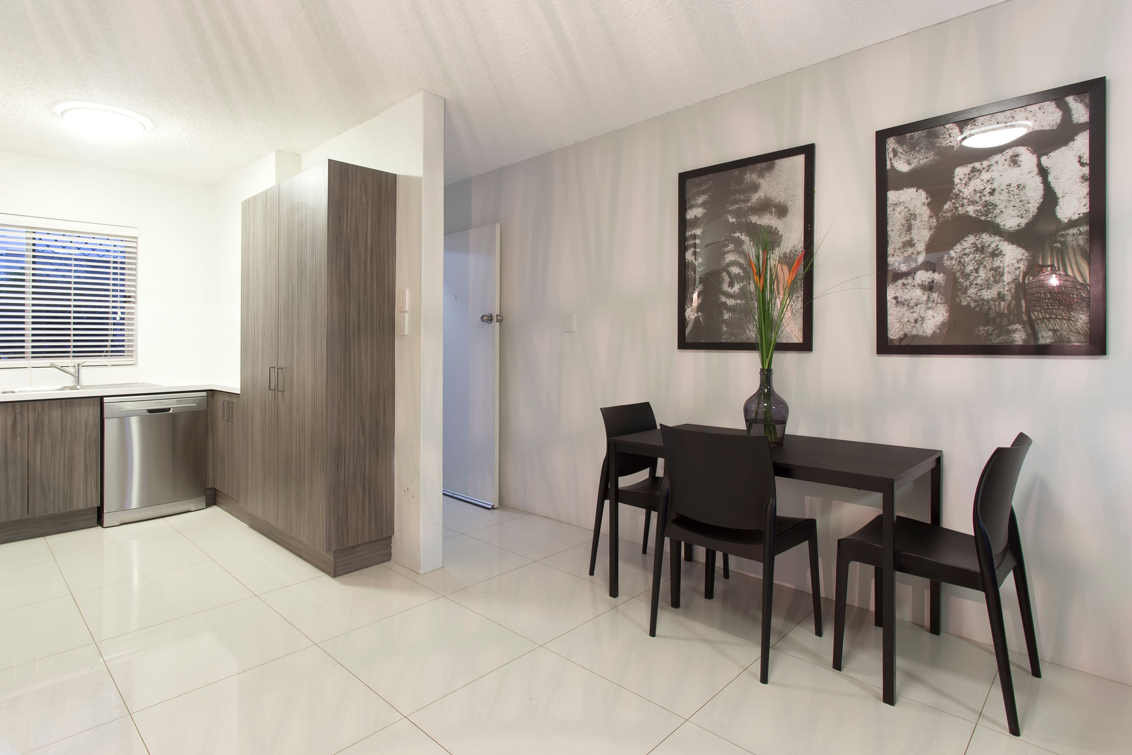 15 Barter Avenue, Holland Park QLD 4121, Holland Park - Thumbnail 6