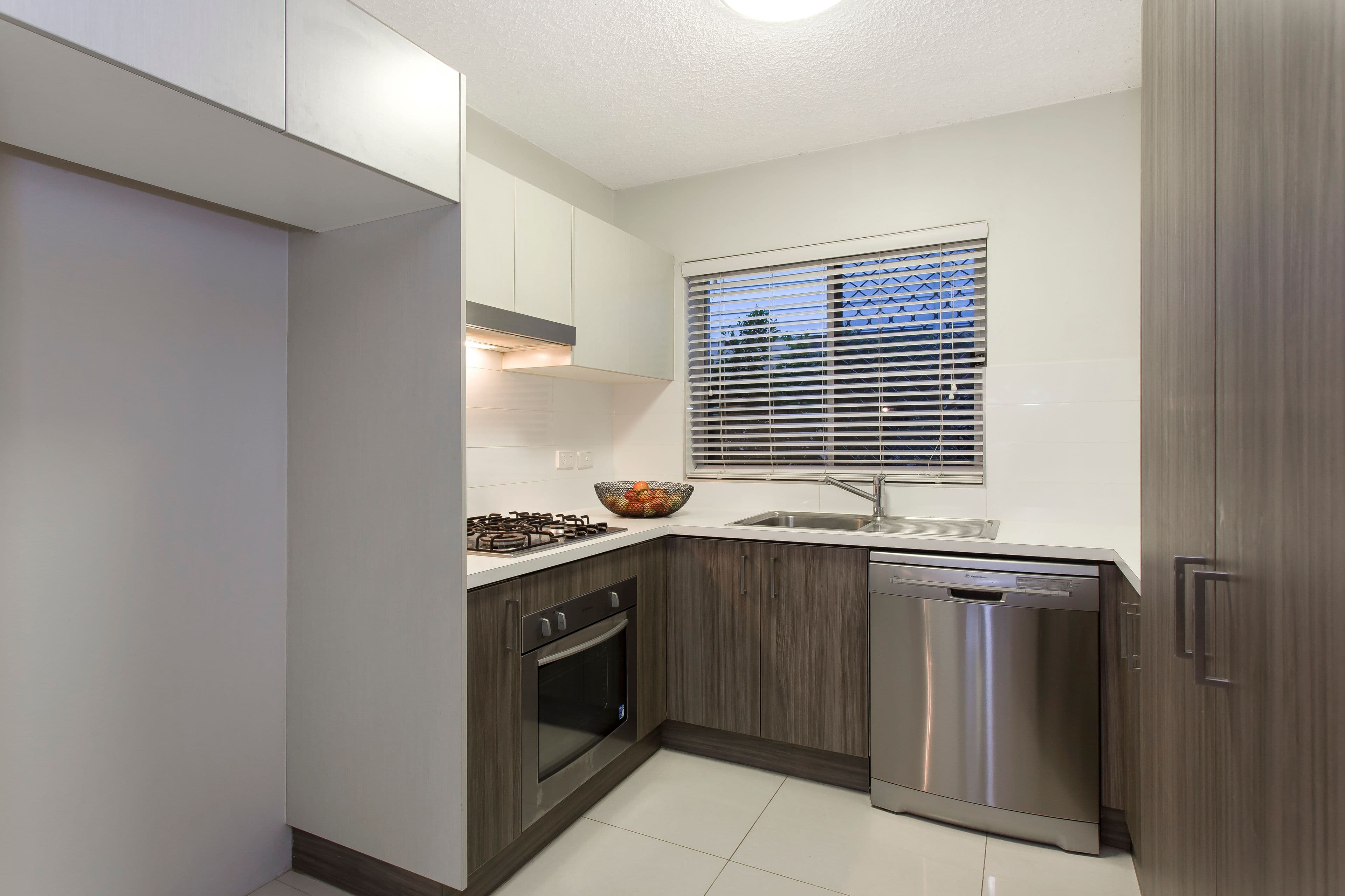 15 Barter Avenue, Holland Park QLD 4121, Holland Park - Thumbnail 7