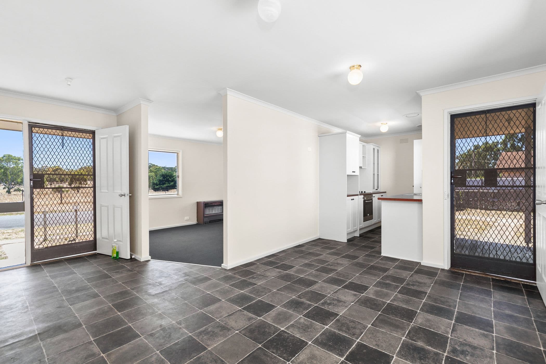 1 Grevillea Court, Ararat VIC 3377, Ararat - Thumbnail 2