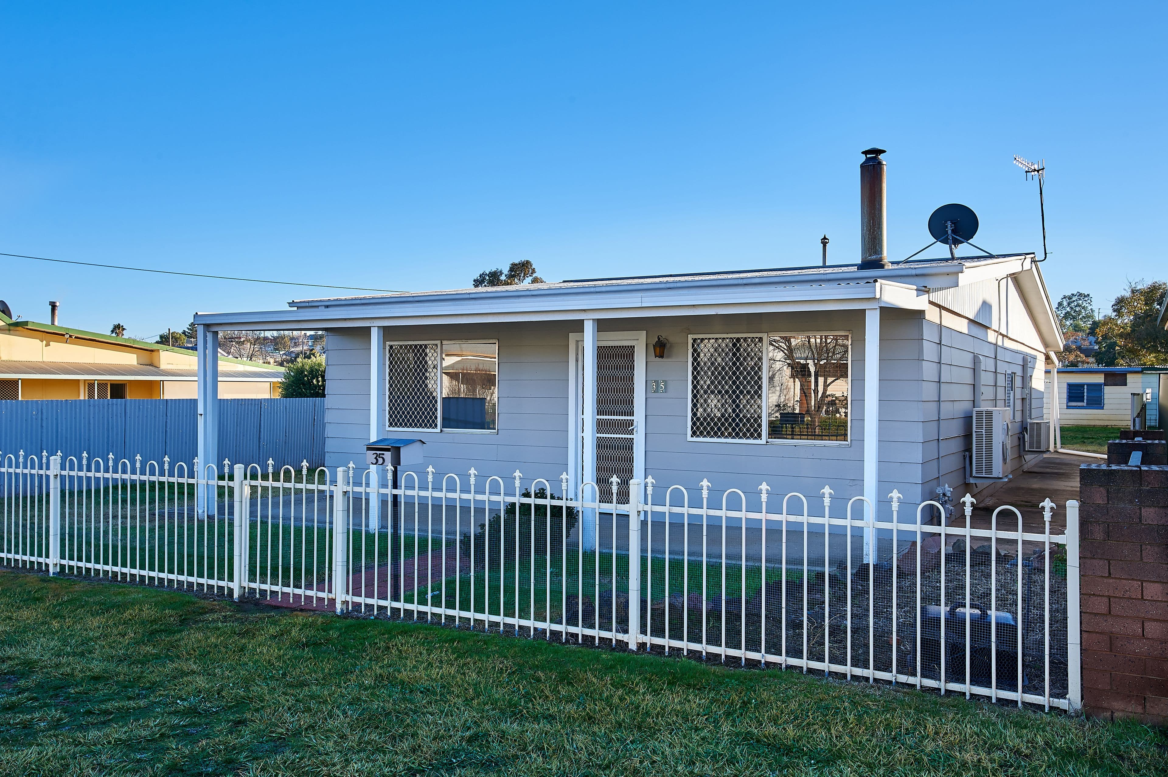 35 Regent Street, Junee - Image 1