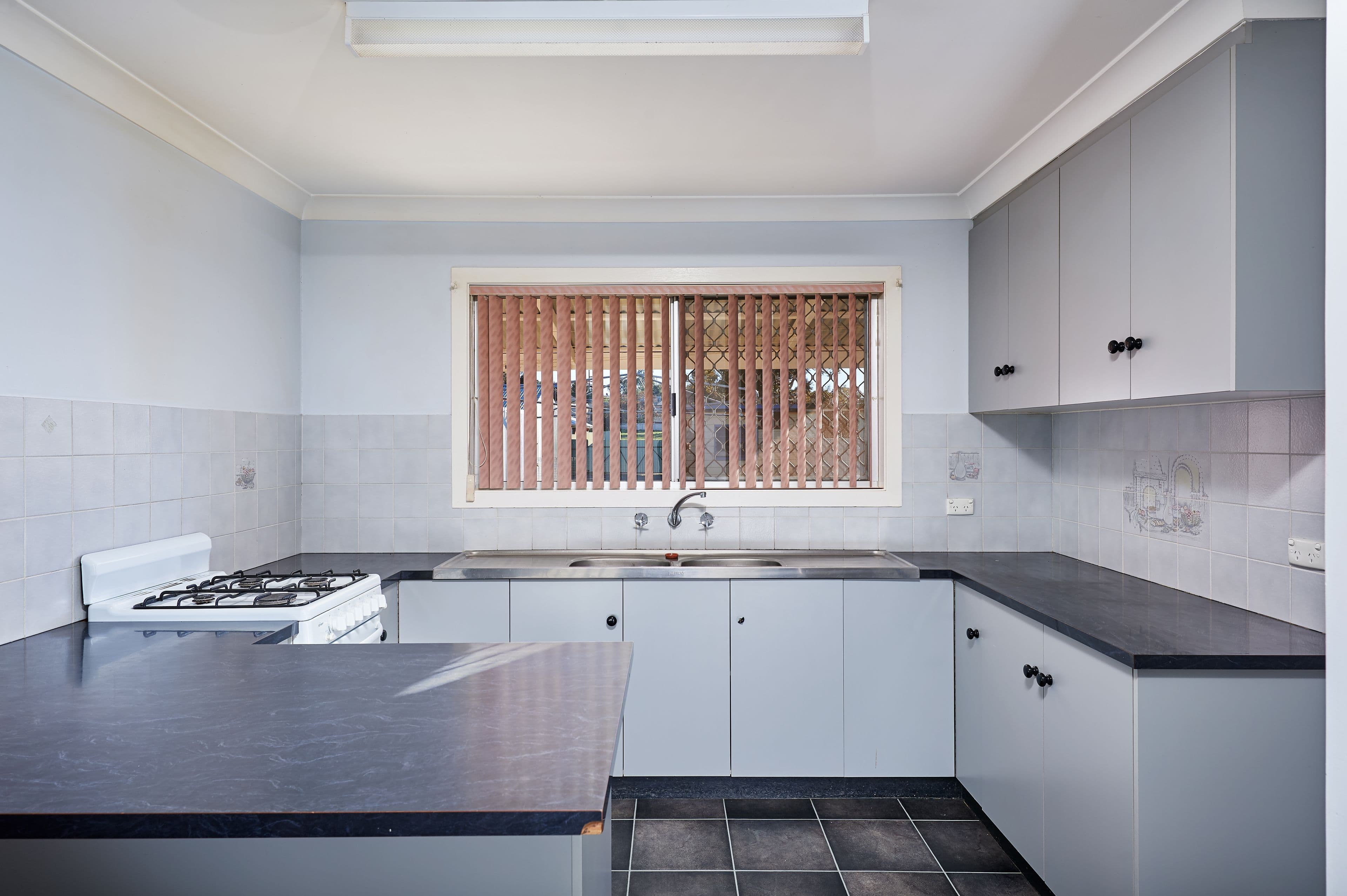 35 Regent Street, Junee - Thumbnail 2