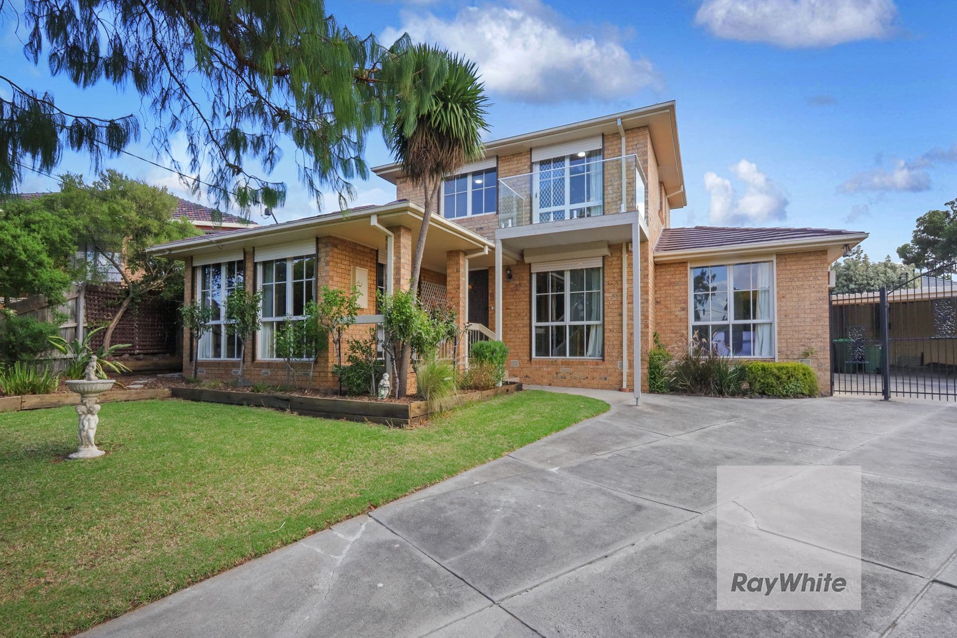 8 Glendale Place, Gladstone Park VIC 3043, Gladstone Park - Thumbnail 2