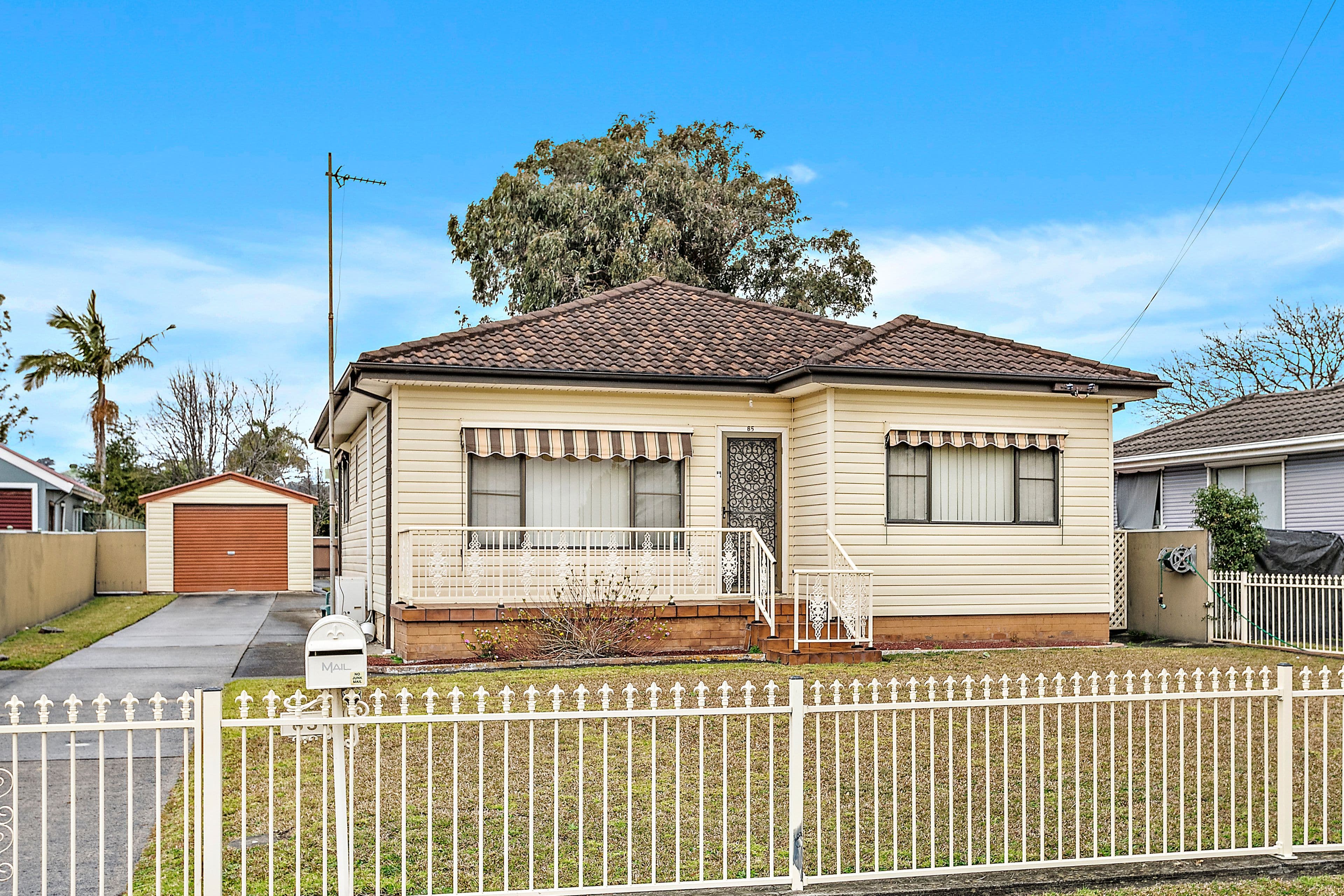 85 Wentworth Street, Oak Flats - Image 1