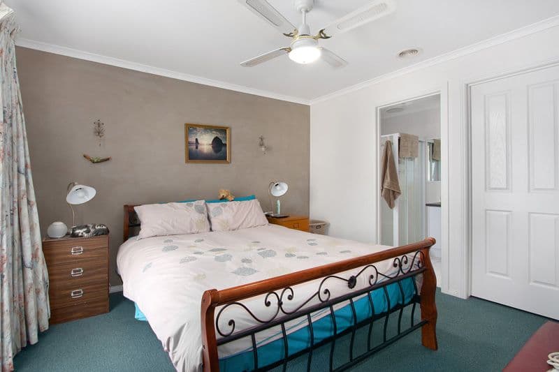 22 Ebony Drive, Pakenham VIC 3810, Pakenham - Thumbnail 2