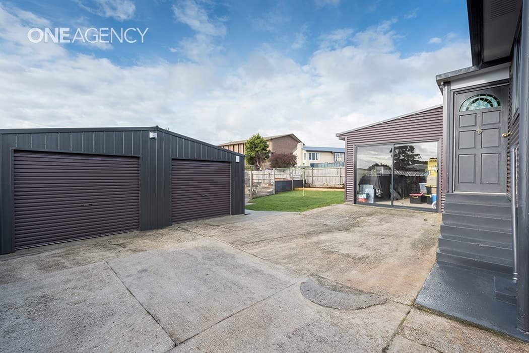 8 Lucas Place, Acton, Acton - Thumbnail 4